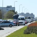 BMW не уступил дорогу, пожилому водителю стало плохо, самокатчики не справились с управлением: как прошел день на дорогах Эстонии