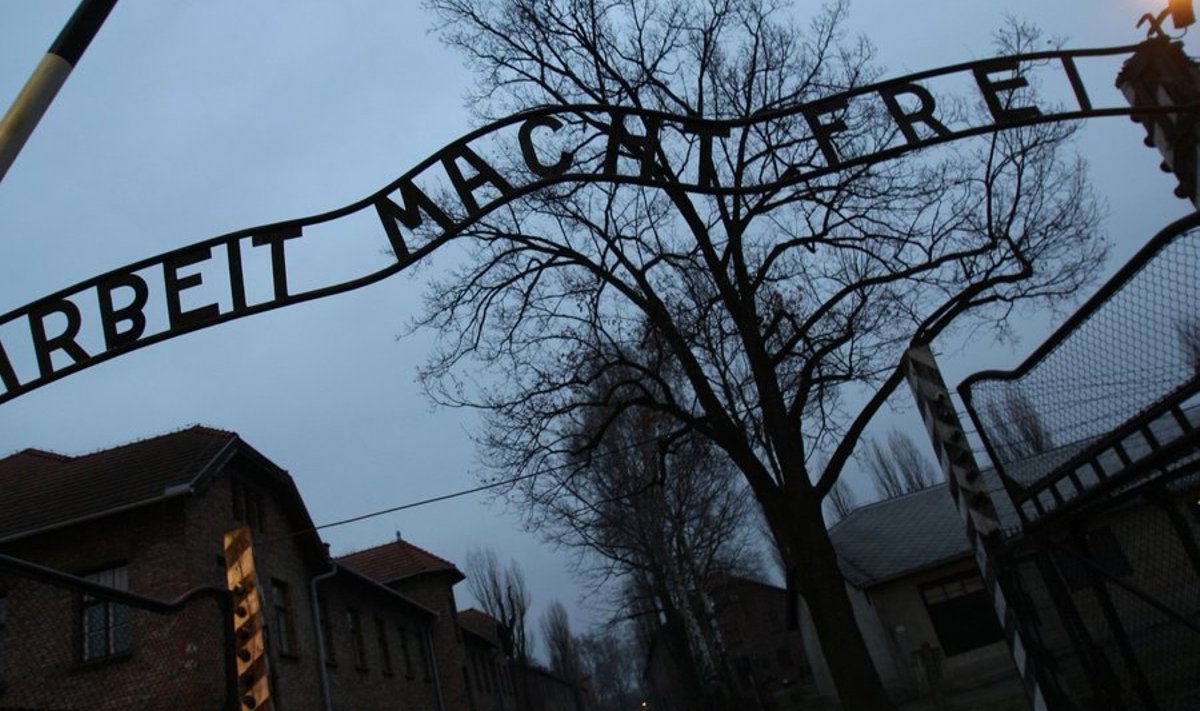 This photo taken on December 04, 2008 shows the entrance to Auschwitz, former Nazi death camp, in Oswiecim. AFP PHOTO VALERY HACHE