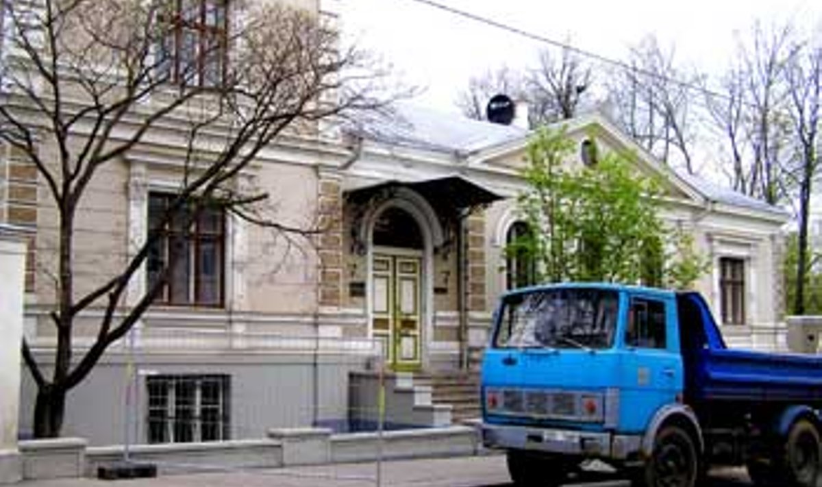 KURJUSE MAJA: KGB Tartu osakonna majas, kust kurikuulus nimekiri leiti, asub praegu taas Eesti Kirjanduse Selts. Alo Lõhmus