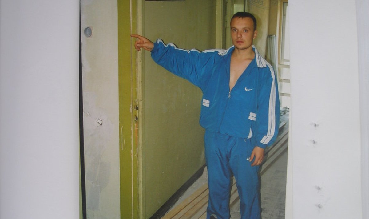 KANDIDAAT NUMBER 731: Jüri Rõtikov visati küll erakonnast välja, aga valida saate teda ikka! Pildil näitab ta politseinikele kuriteopaika.