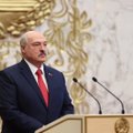 "Он сам должен был бы уйти в отставку еще два года назад". Лукашенко ответил Макрону на призыв покинуть пост