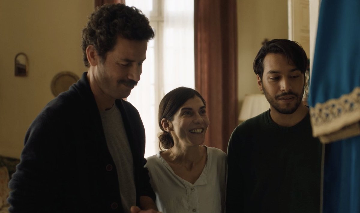 ESIKOHT: Kriitikute tabeli liidriks kihutab Maroko film „Sinine kaftan“ (2022), mis võitis eelmisel aastal Cannesis FIPRESCI žürii auhinna.