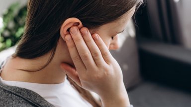 Ülivalus kõrvapõletik. Kuidas seda vältida, kõrvavalu leevendada ja millised ravivõtted teevad kahju?