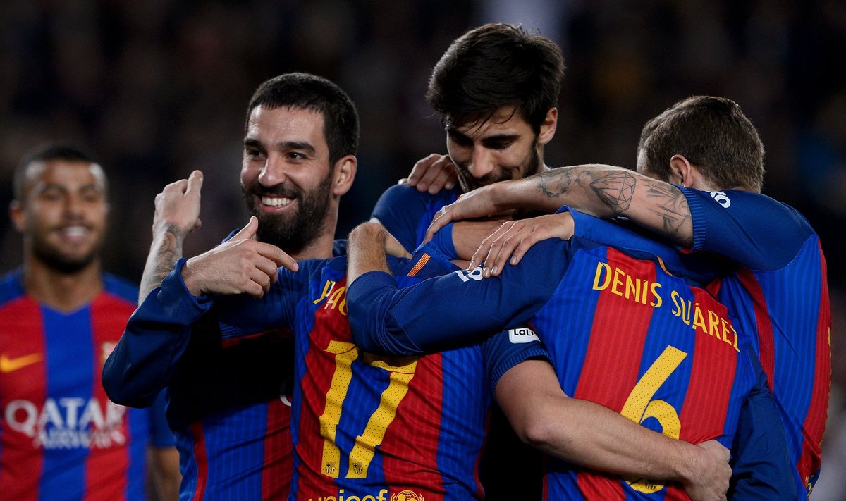 Barcelona mängijad järjekordset väravat tähistamas