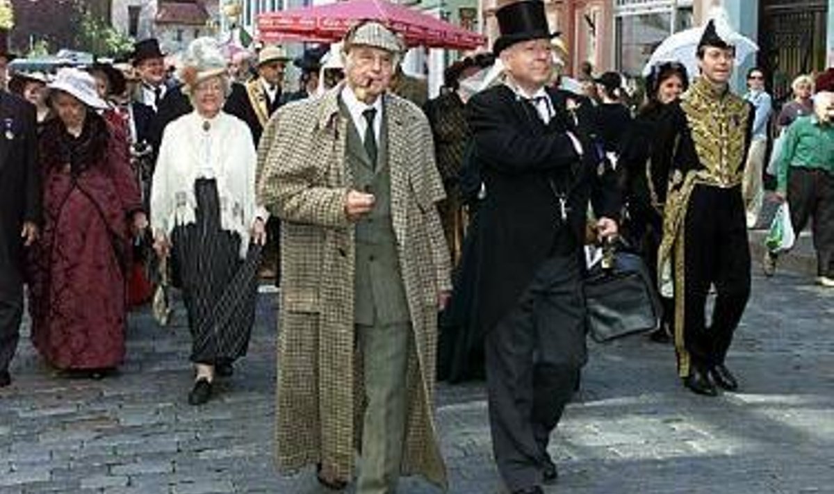 Londoni Sherlock Holmesi ühingu liikmed Tallinnas (PM/EMF)
