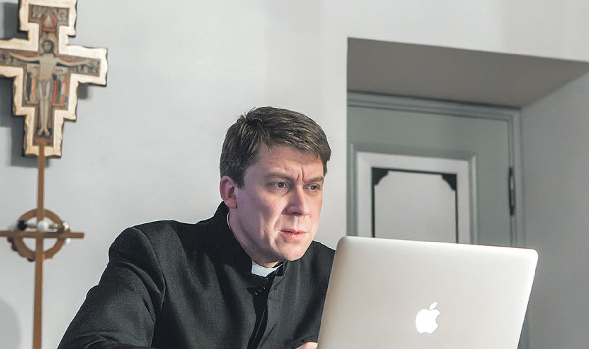 EELK kantsler Urmas Viilma loodab, et kiriku kinnisvaraarendused suudavad vaimulike närust palka veidikenegi tõsta.