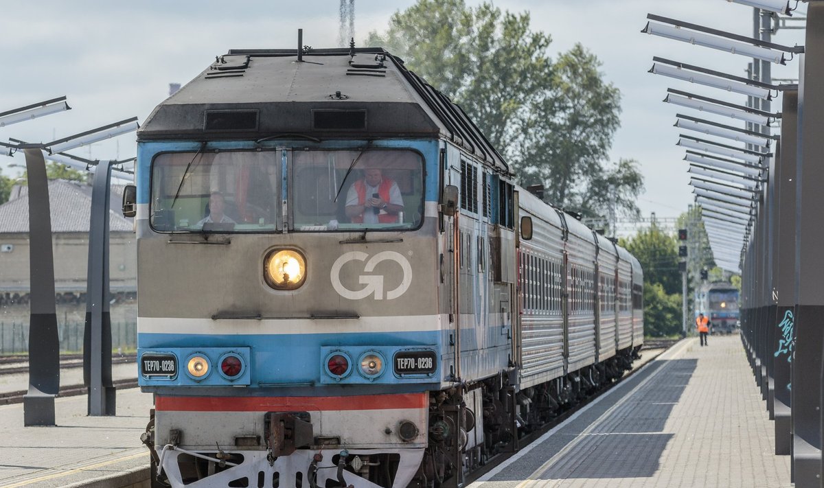 13.30 Tallinn Balti jaama tervitama taasavatud Tallinna-Peterburi-Moskva liini esimest, Moskvast saabuvat rongi.