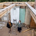 „Kabriolettmaja.“ Ehitaja solvus ja jättis 150-aastase taluhäärberi vastu talve katuseta