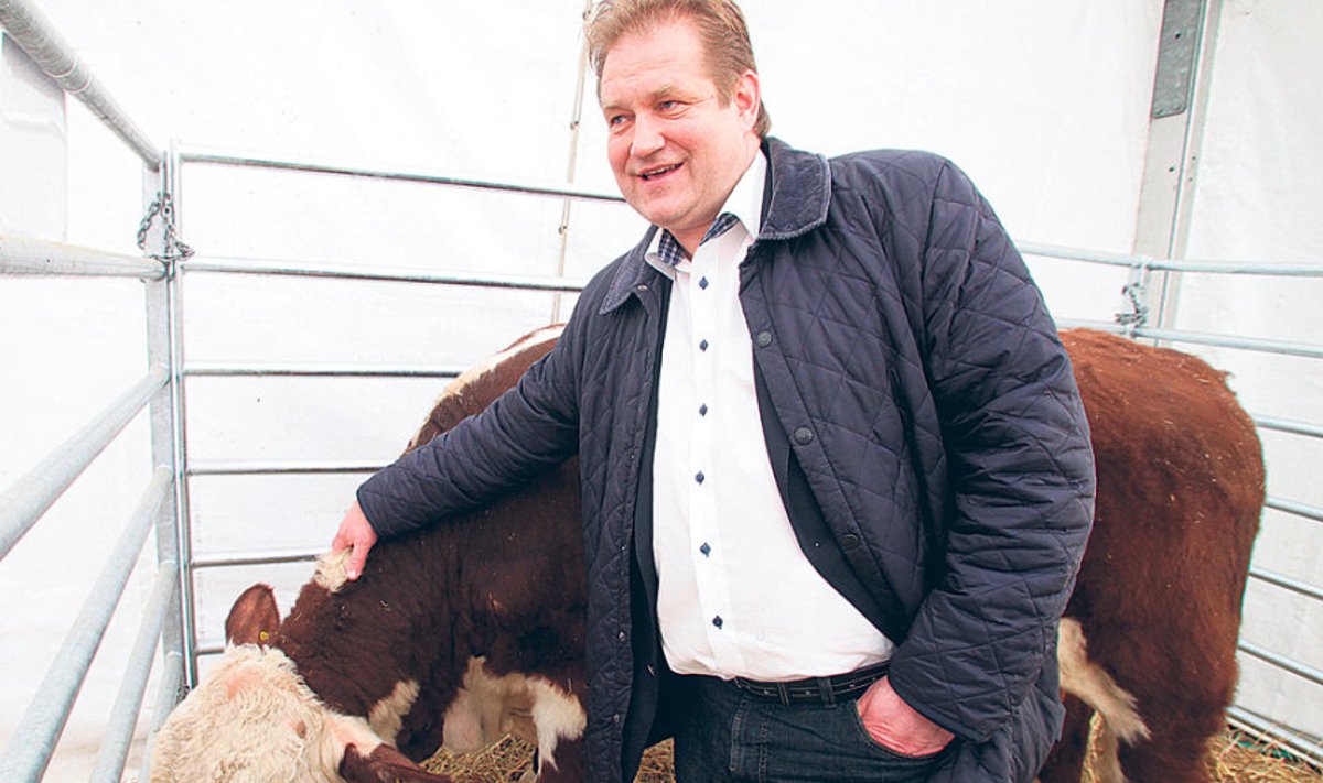 Ivari Padar kirjutas põllumajandusministrina alla Tartu Agro müügi lepingule, mis veel aastaid hiljem paksu verd tekitab. Esmaspäevast on ta taas ministriametis.