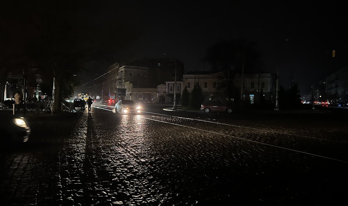 Улицы Одессы после отключения электроэнергии