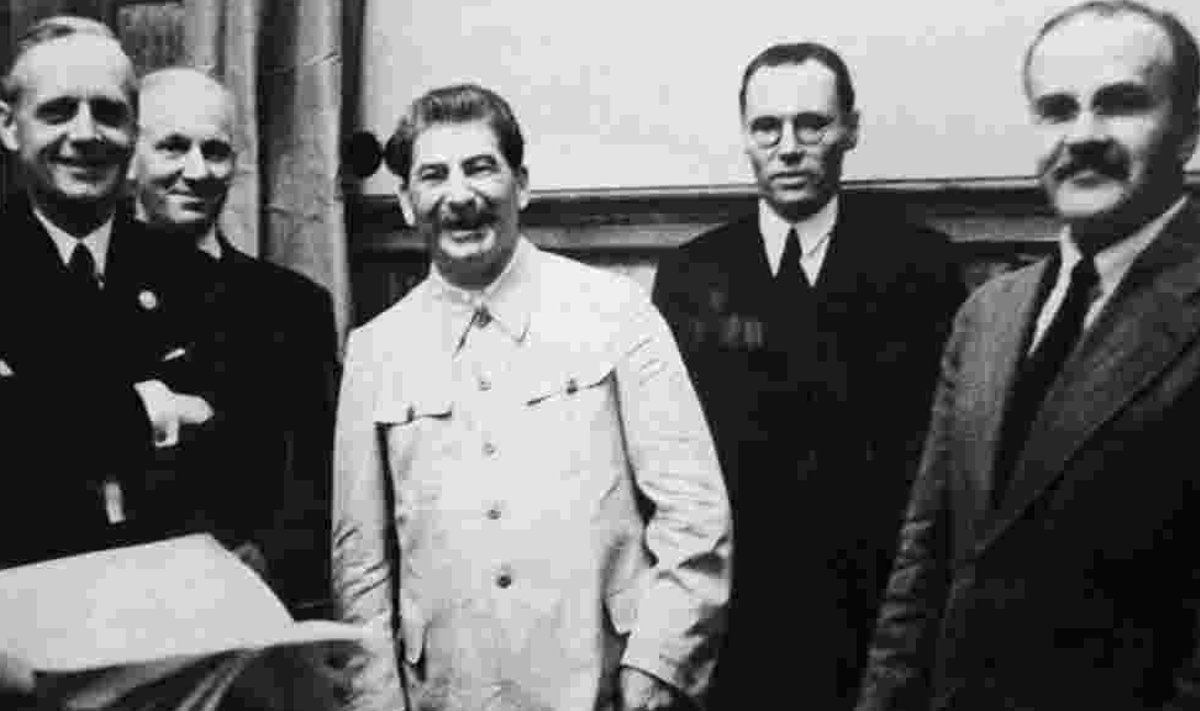 Риббентроп, Сталин и Молотов