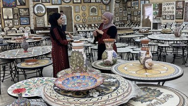 MAALEHT JORDAANIAS | Suhtumine naiste töötamisse on muutunud vabamaks: saab õppida näiteks mosaiigikunstnikuks