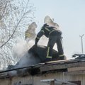 FOTOD SÜNDMUSKOHALT: Pirita jahtklubi territooriumil põles hoone katus