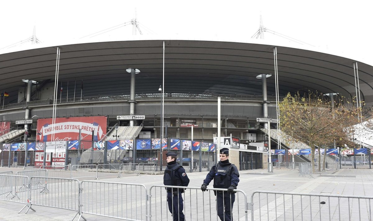 Politsei novembris Stade de France'i ees.