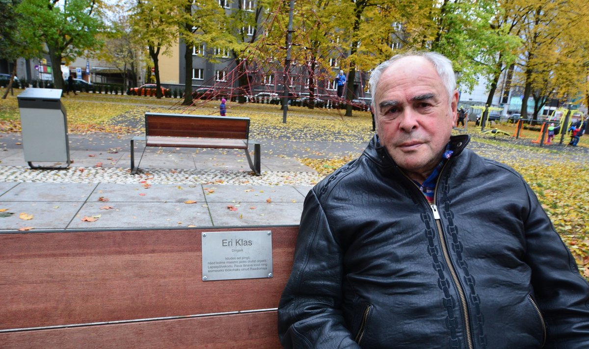 Eri Klas istumas lemmikpingil Tallinnas Politseiaia pargis.