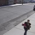 Kaheksa-aastane tüdruk päästis oma väikevenna röövija käest
