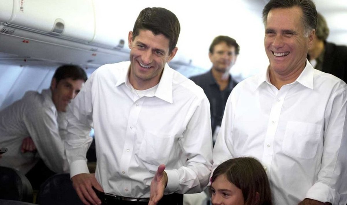 Paul Ryan (vasakul) läks kohe Romneyga kampaaniareisile. (Foto: AFP/Scanpix)