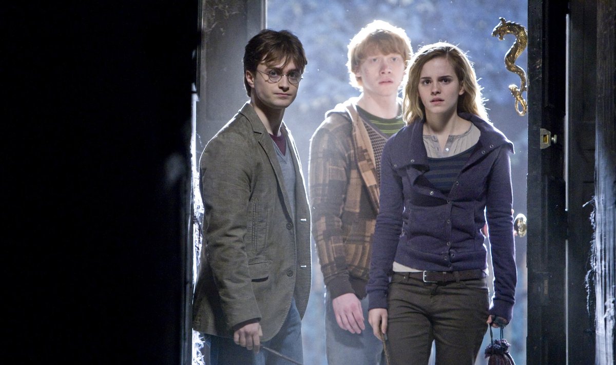 Hermionet filmis kehastanud Emma Watson koos Daniel Radcliffe'i ja Rupert Grintiga