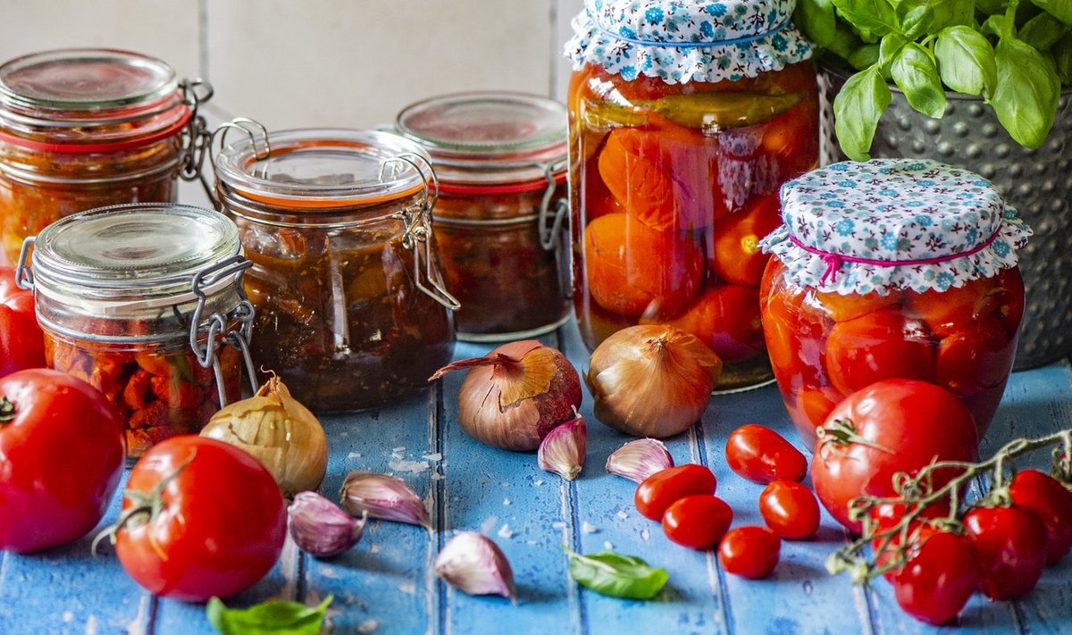 Tomatite purki pistmiseks on nii palju vahvaid võimalusi!