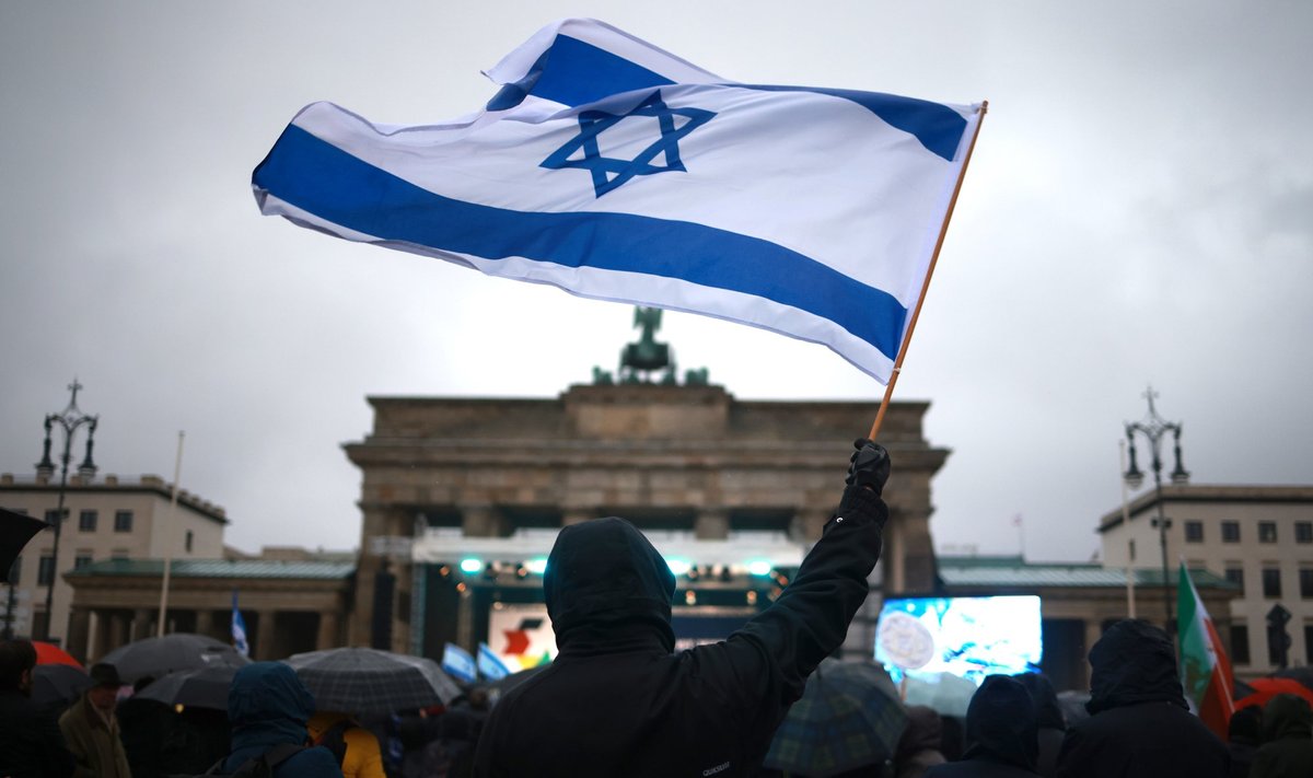 Pühapäeval toimusid üle Euroopa taas meeleavaldused nii Iisraeli kui ka Gaza toetuseks. Pildil Iisraeli toetusüritus Berliinis