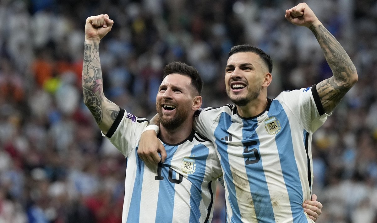 Lionel Messi ja Leandro Paredes