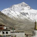 Mount Everestil hukkus kolm ja jäi kadunuks kaks mägironijat