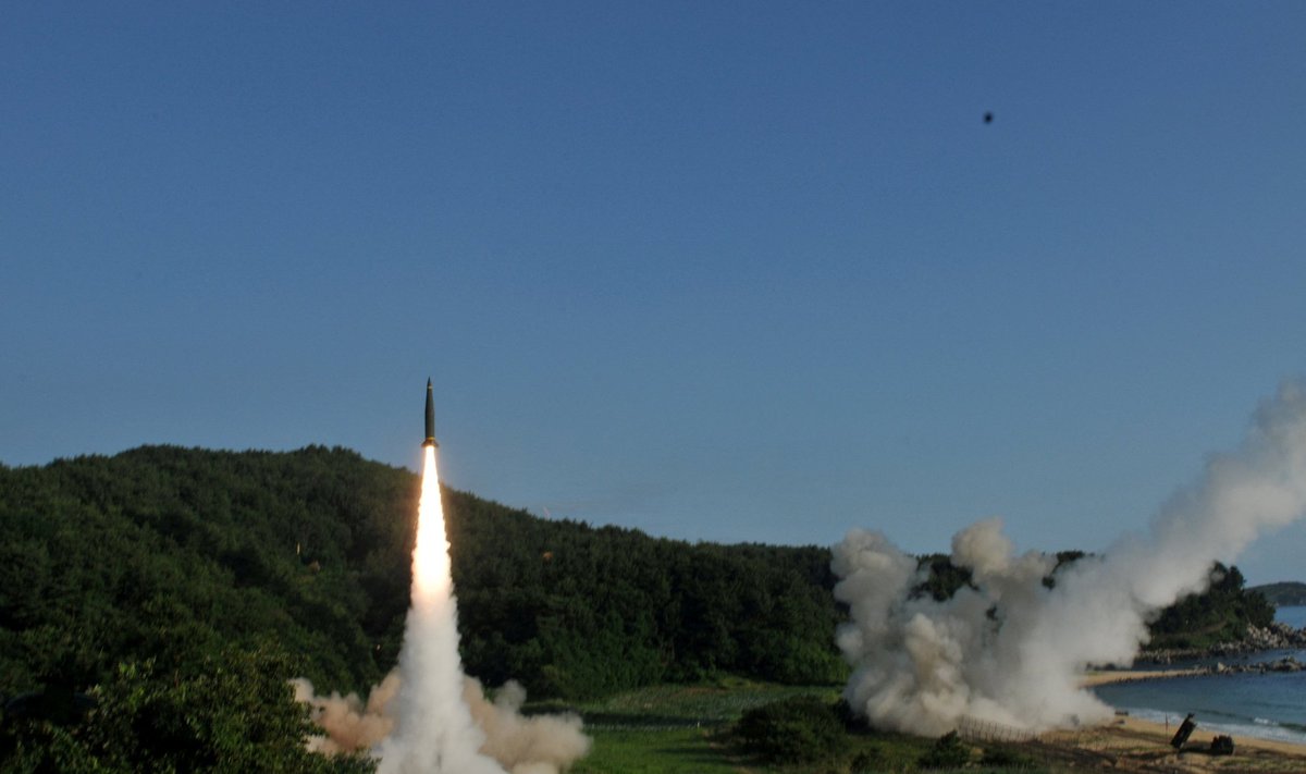 RELV, MIDA UKRAINA VAJAB: Foto USA ja Lõuna-Korea sõjaväe ühisõppustelt, kus demonstreeriti ka raketisüsteemi ATACMS.