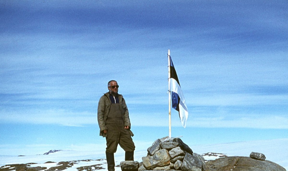 Eesti lipu esmaheiskamine Antarktikas 9. novembril 1988.