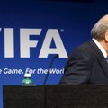 Блаттер неожиданно объявил об уходе с поста президента ФИФА