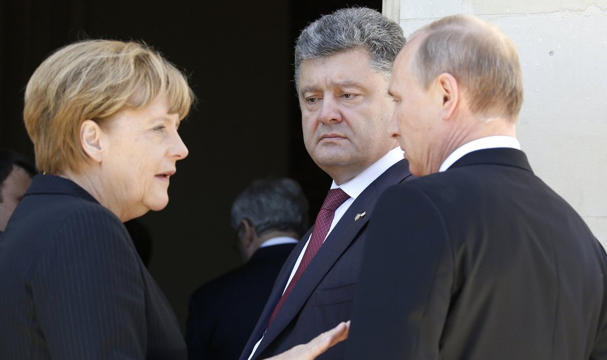 Vasakult: Angela Merkel, Ukraina president Petro Porošenko ja Vladimir Putin