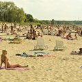VIDEO ja FOTOD: Ligi 1000 inimest naudib Stroomi rannas suvekuumust