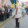 ФОТО и ВИДЕО: "Руки прочь от Украины" — у российского посольства в Таллинне организовали пикет