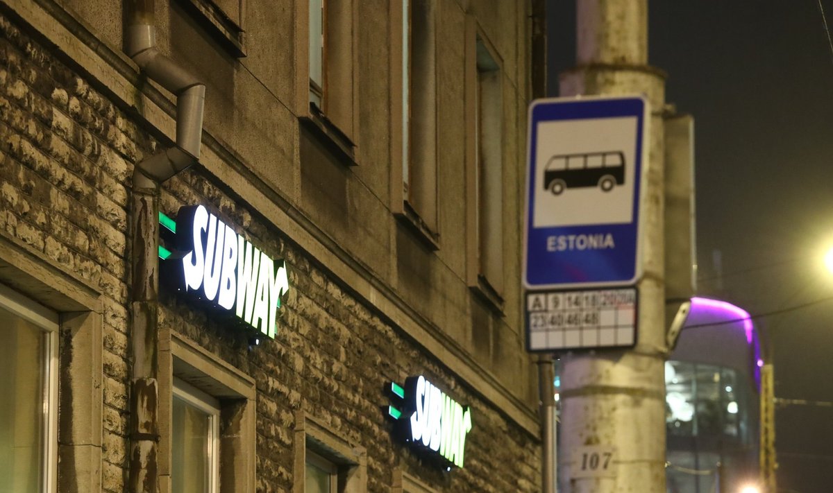 Eelmise aasta lõpul laamendasid noortekambad mitu korda Tallinnas Estonia bussipeatuse juures asuvas Subway võileivaeinelas.