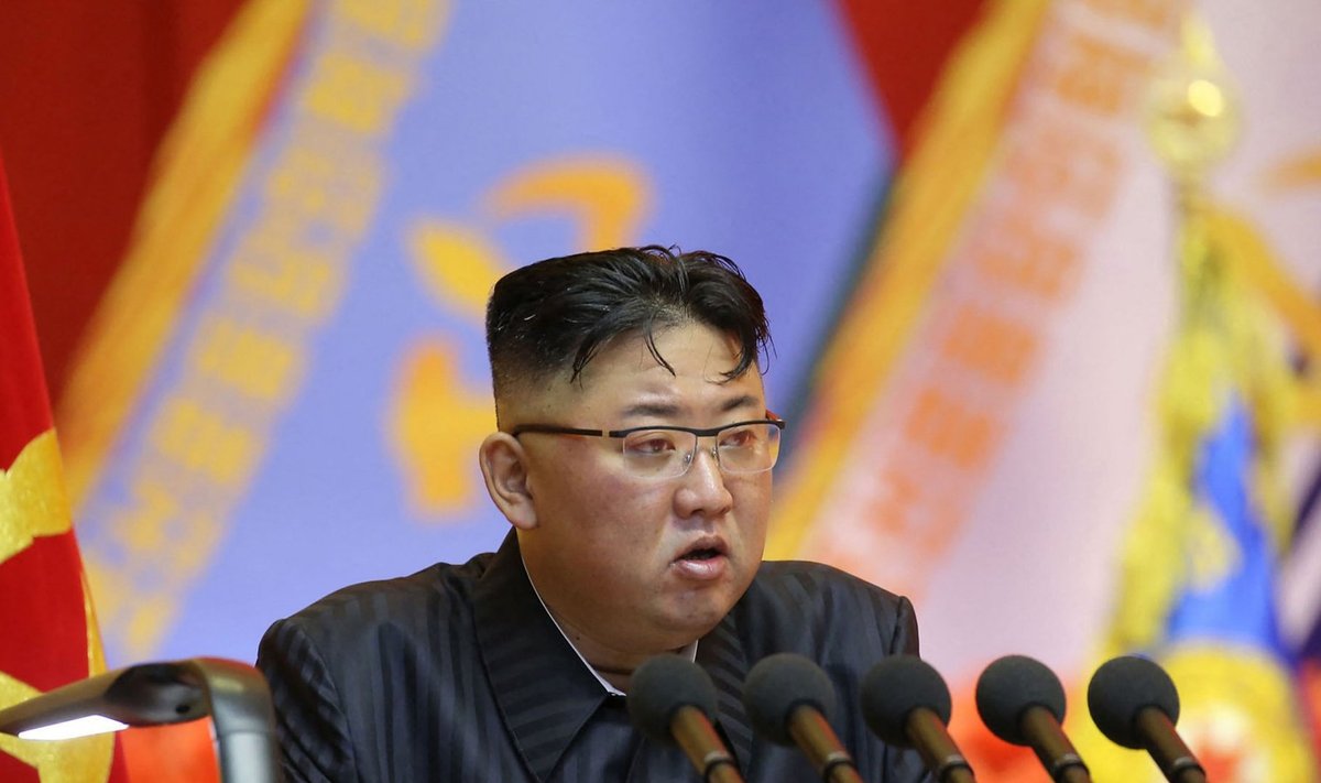 Püksirihma pingutamine pole vaid kujund, märgatavalt kõhnemaks on jäänud ka Kim Jong-un ise.