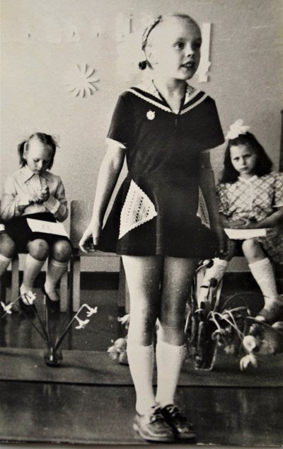 Илона Кадре, 1976