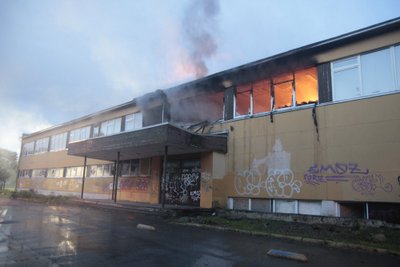 Õismäe hüljatud koolimaja põleng