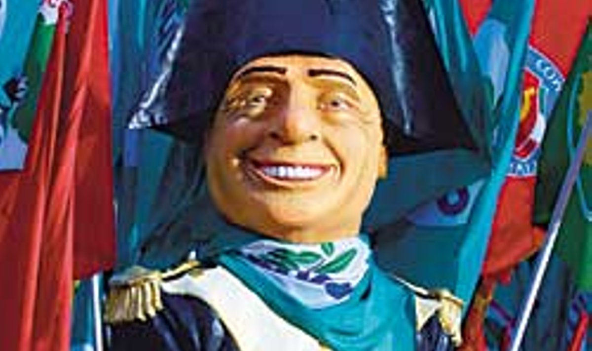 OPOSITSIOONI RONGKÄIK ROOMAS 2002. AASTA MÄRTSIS: Meeleavaldajad kannavad nukku, mis kujutab peaminister Berlusconit uue Napoleonina. AFP