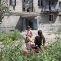 ФОТО и ВИДЕО: Смотрите, как живут люди в разбитом артиллерией Лисичанске