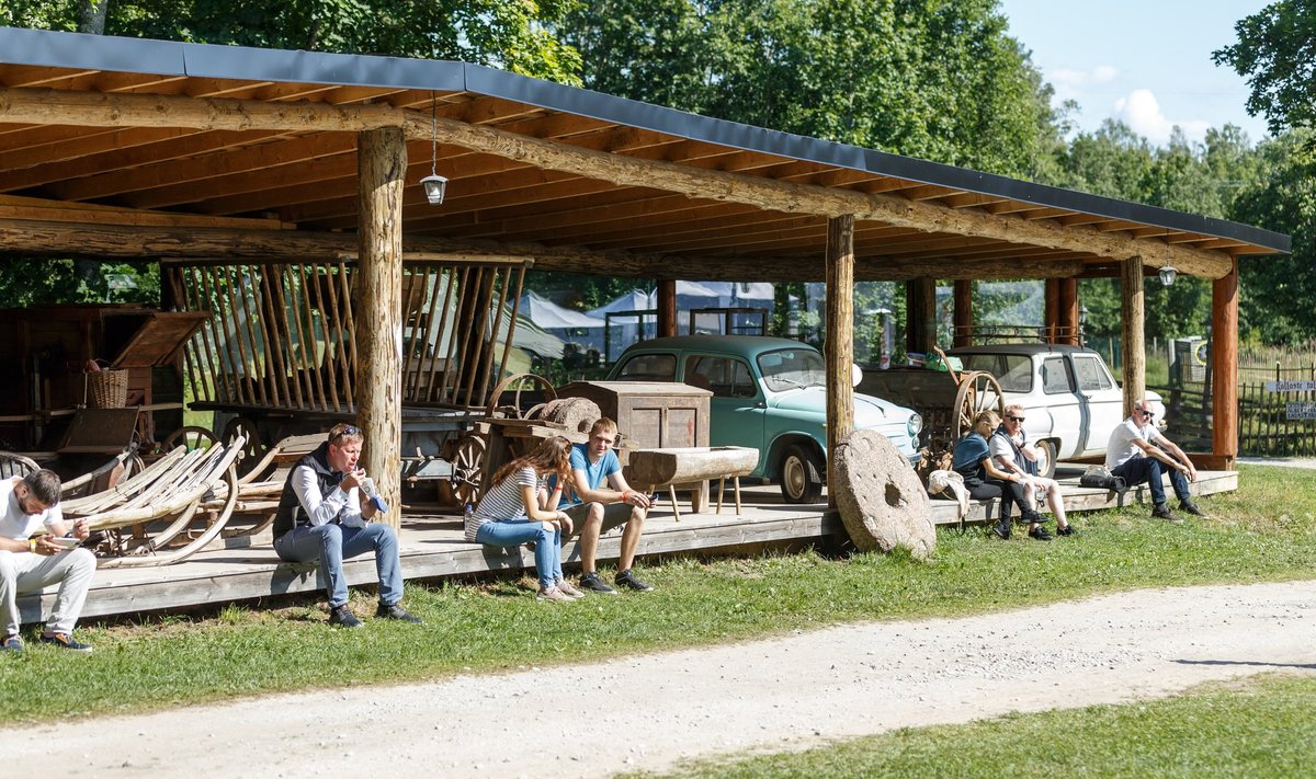 Maksutõus ettevõtteid teenindavaid majutusasutusi nii palju mõjutama ei hakka, arvab Kallaste turismitalu perenaine Ülle Kuningas. Fotol: Investeerimisfestival Kallaste turismitalus