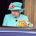 FOTOD: Pastelne kui pühademuna! Kuninganna Elizabeth II väisas perega jumalateenistust