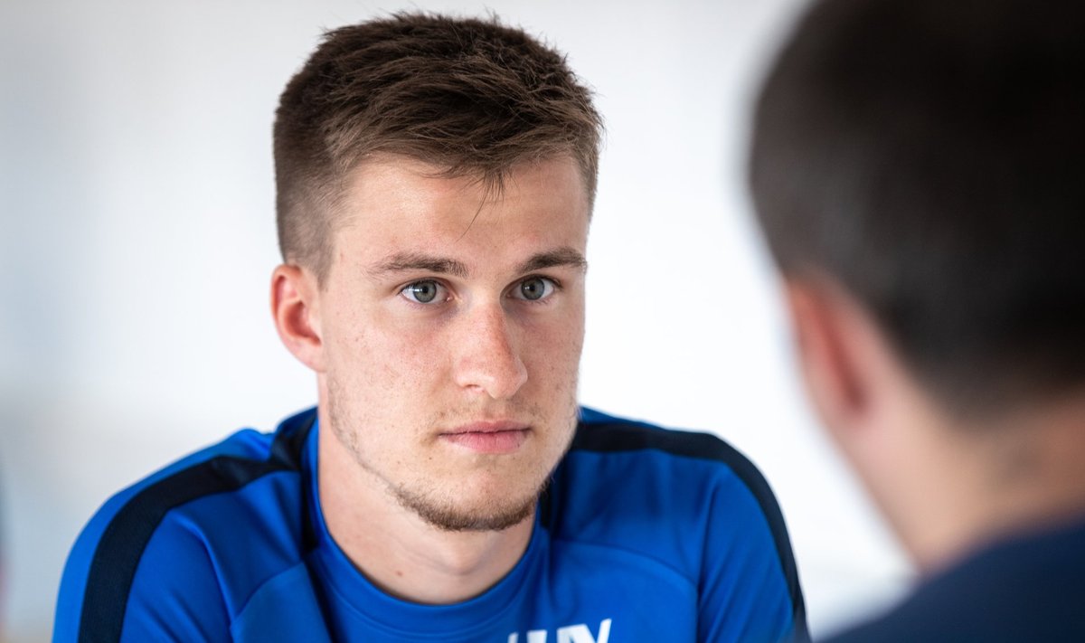 Fulhami noorteakadeemia kasvandik Mattias Käit lõi käed Sloveenia kõrgliigaklubiga NK Domžale. 