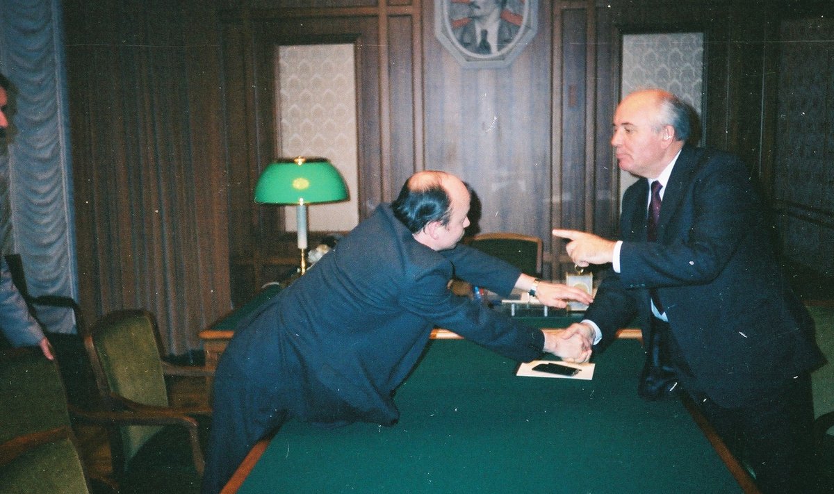 Igor Gräzin lepib Mihhail Gorbatšoviga kokku, et mõlemad pooled räägivad suud puhtaks.