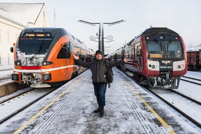 Из эстонского поезда в латвийский.