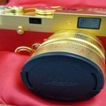 Hiina riigi tähtpäeva tähistav kuldne fotoaparaat