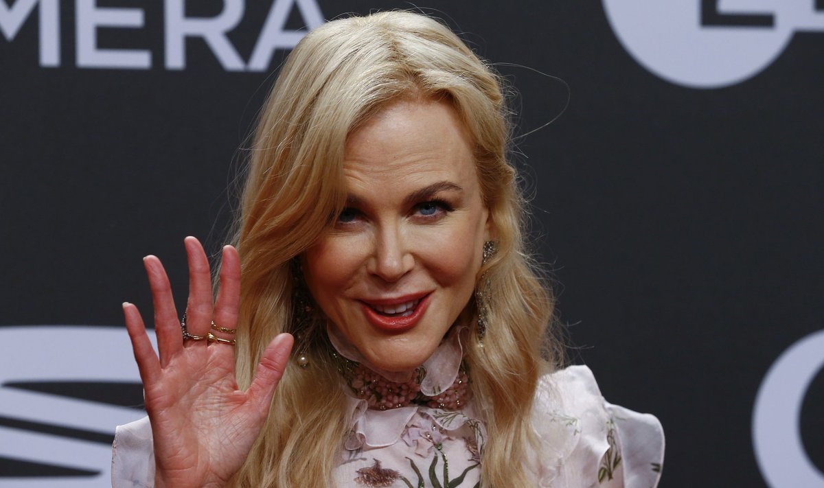 US actress Kidman poses on red carpet for Golden Camera awards ceremony in Hamburg