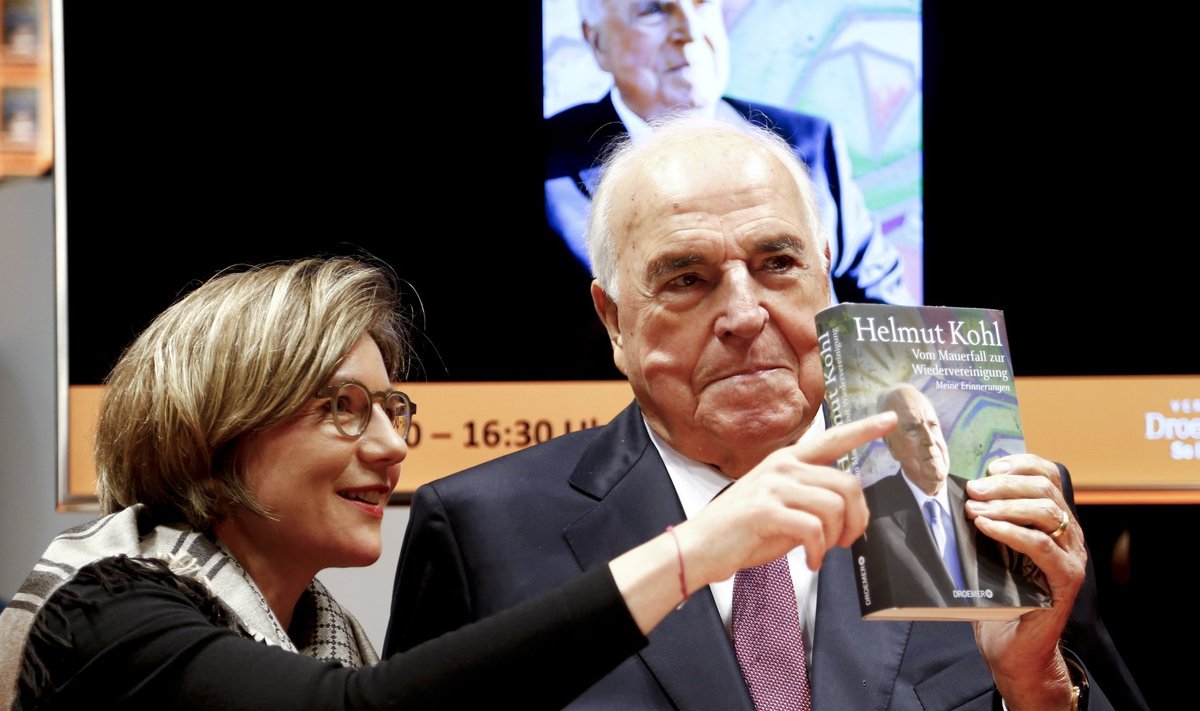 Former German chancellor Kohl promotes his book in Frankfurt