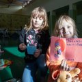 FOTOD | “Et kõik kõiki aitaksid!” Kihnu kooli lapsed tähistavad sõbrapäeva ja saadavad häid soove ka mandri suunas