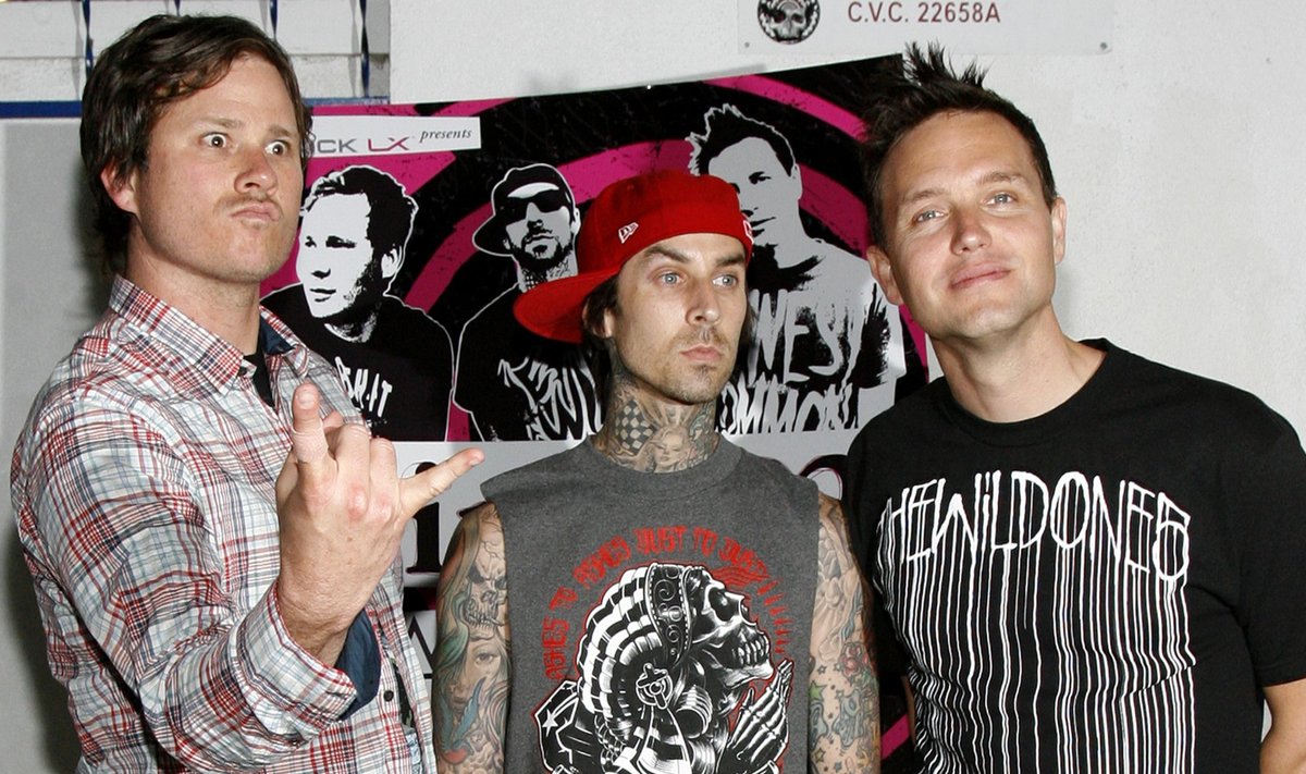 Bänd Blink-182. Travis Barker (keskel) koos bändikaaslaste Tom Delonge ja Mark Hoppusegas