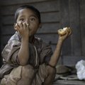 FOTOD | Pildirännak eksootilisse Myanmari. Mida näitab piibu suitsetamine ja miks on naiste näod tätoveeritud? 