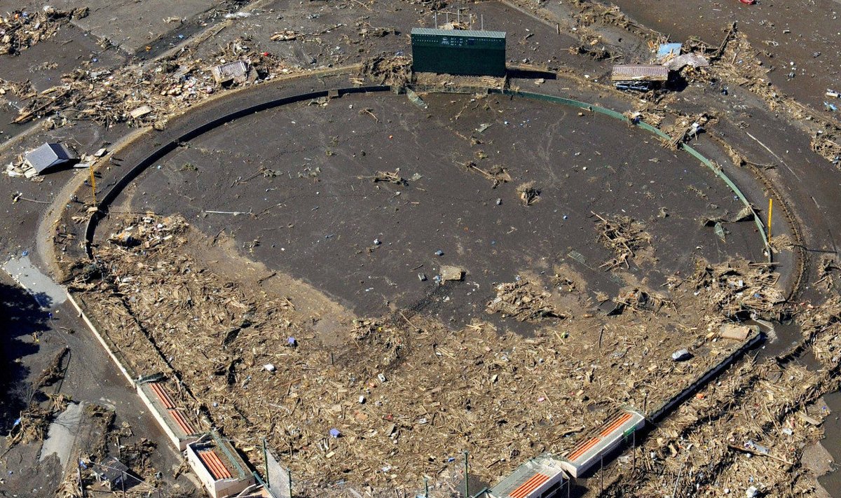 Fukushima pesapallistaadion pärast katastroofi.